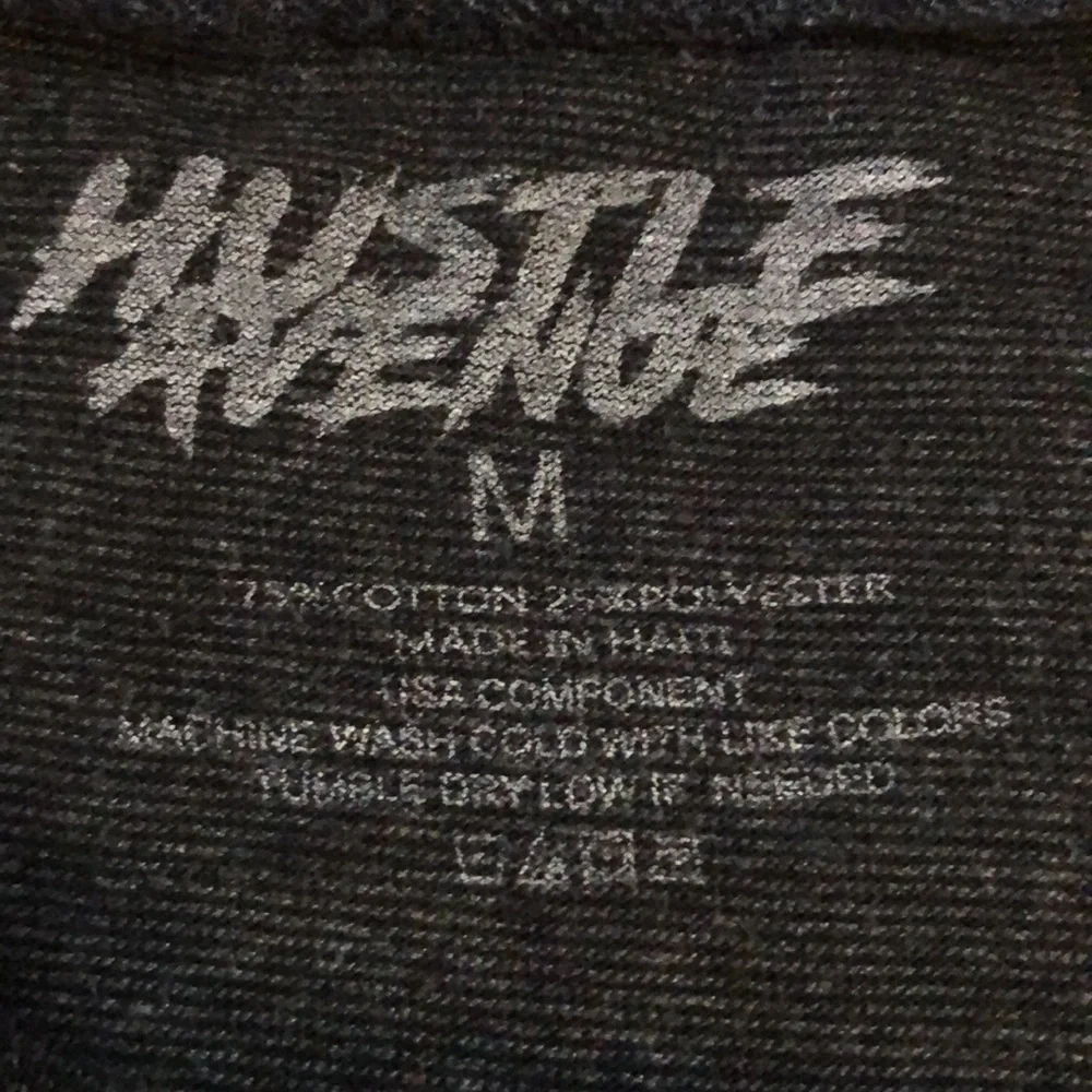 LA Hustle graphic tee by Hustle Avenue, size Medium, dark charcoal gray, unisex - Picture 3 of 3